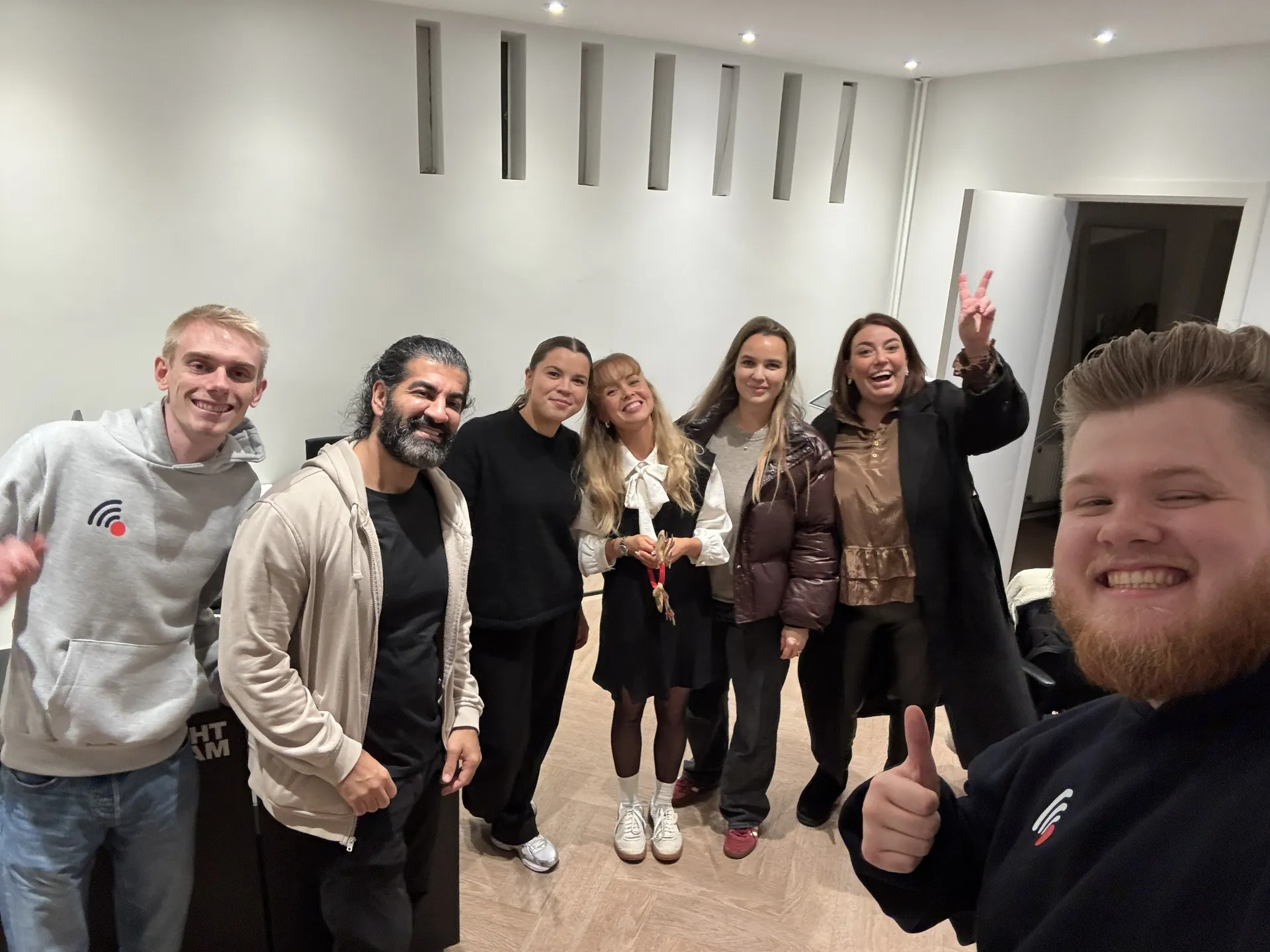 Selfie med kunden efter et live shopping event